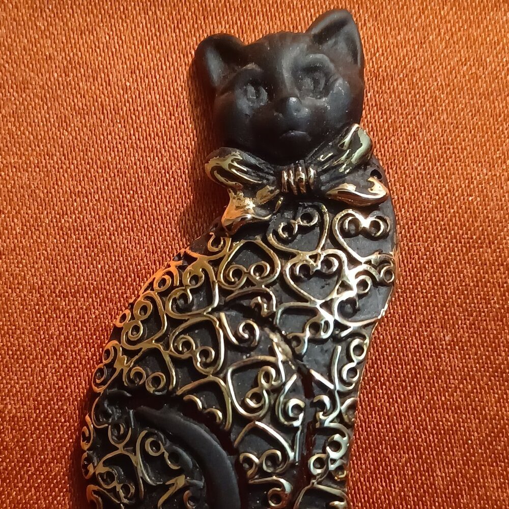 VTG Ultracraft Black Cat Brooch Gold Filigree Detail Animal Pin Vintage JB-B